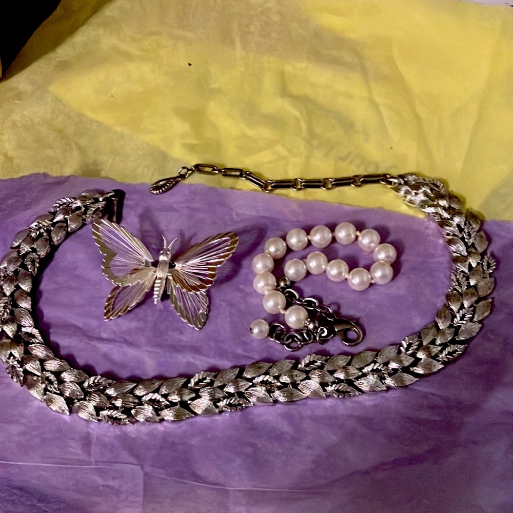 Sterling Silver Leaf Chain Necklace with Pearl Bracelet and Butterfly Pendant